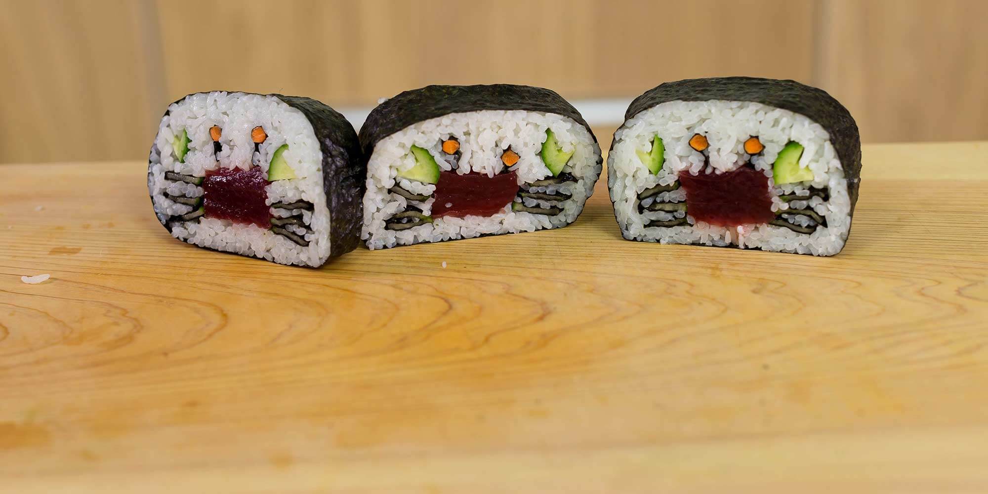Tutorial de Artă pentru Rulouri de Sushi cu Crab